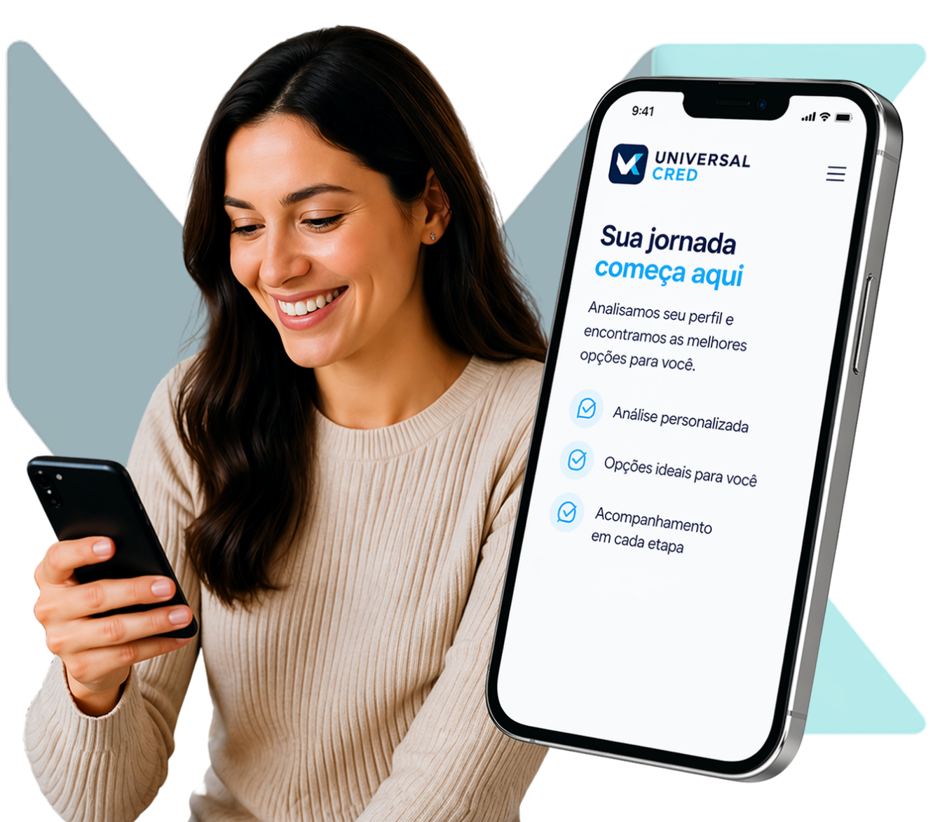 Trabalhadora CLT simulando crédito com orientação
